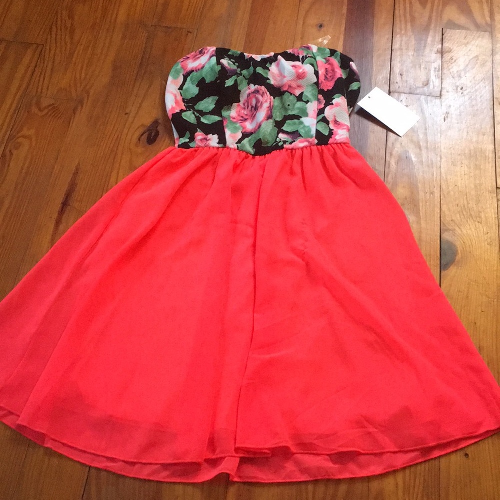 Strapless dress